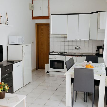 Apartments Coric Trogir Eksteriør bilde